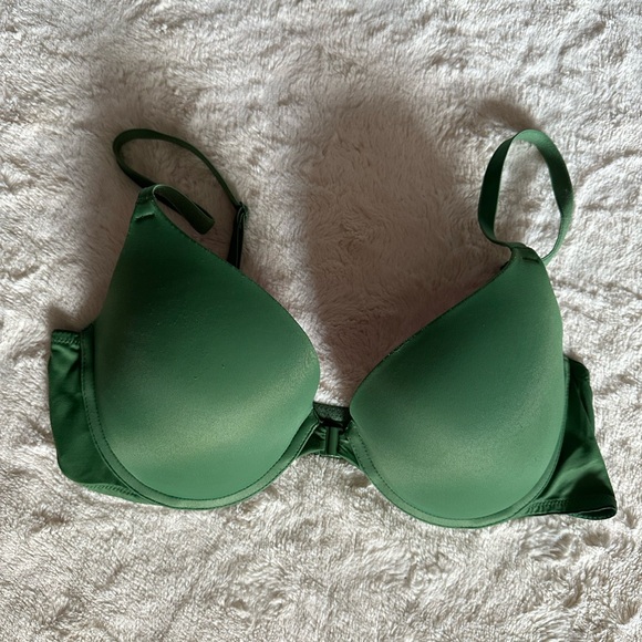 PINK Victoria's Secret Green wear everywhere push-up Bra - Picture 1 of 3